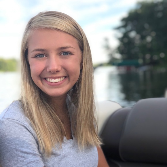 Meet your Posher, Karly - Picture 1 of 1